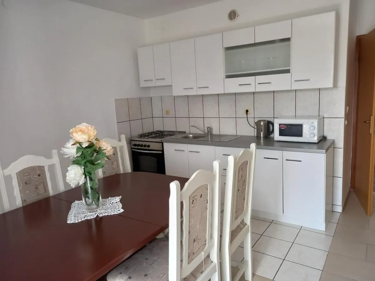 Apartments Vrdoljak Pag Town