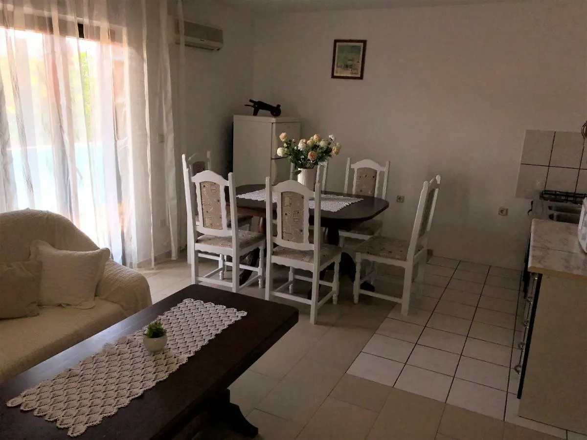 Apartments Vrdoljak Pag Town